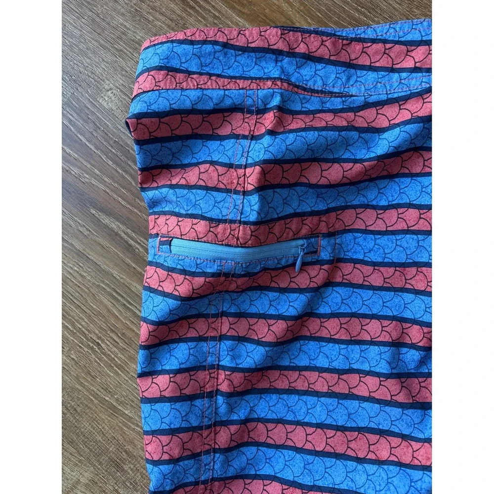 Vineyard Vines Men's 9
